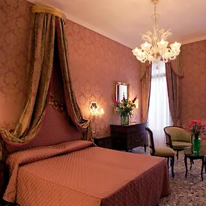Casa Pisani Canal Venise